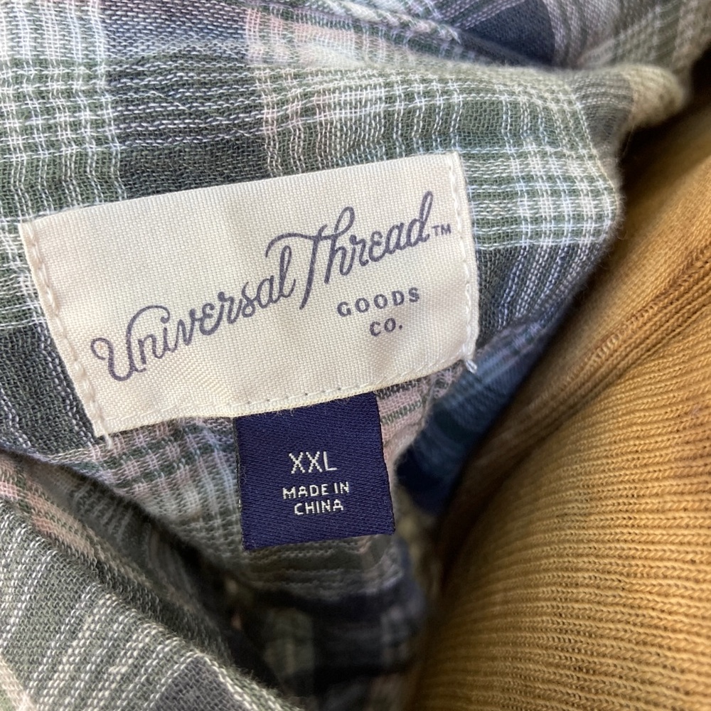 Universal Thread peasant top. - Picture 4 of 4